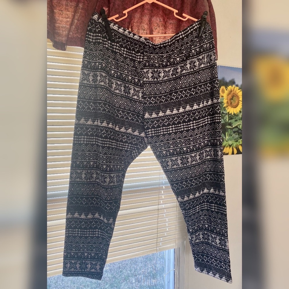 Plus size Black and White Pattern Leggings